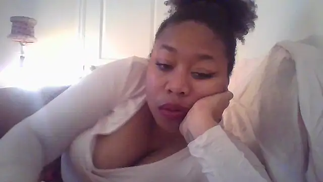 Snapshot of angeliquebelcali chatting on 17, 3, 2025 angeliquebelcali online show from 17, 3, 2025