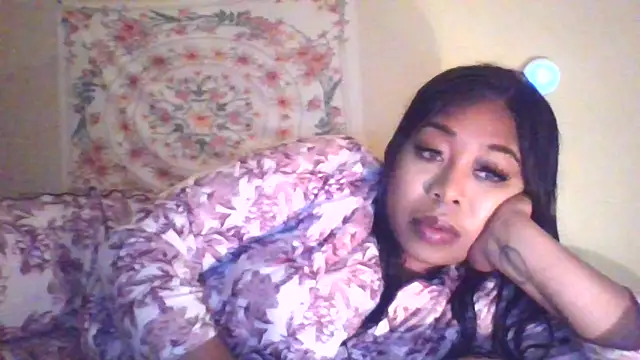 Snapshot of angeliquebelcali chatting on 16, 10, 2025 angeliquebelcali online show from 16, 10, 2025