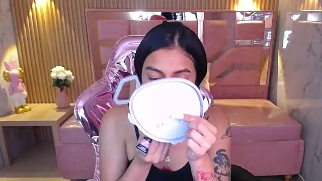 Snapshot of lilith_petit_sub chatting on 5, 2, 2025 lilith petit sub online show from 5, 2, 2025