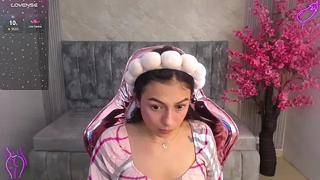 Snapshot of lilith_petit_sub chatting on 9, 9, 2025 lilith petit sub online show from 9, 9, 2025