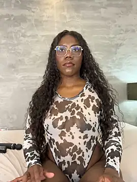 Alaia Colins online show from 31, 5, 2026