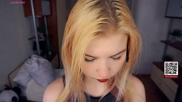 LynetHakes online show from 17, 11, 2025