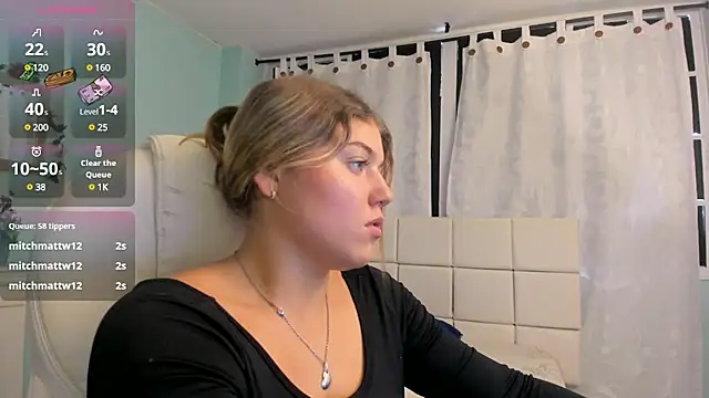 Snapshot of alaia_greyy chatting on 6, 2, 2025 alaia greyy online show from 6, 2, 2025