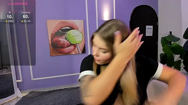 alaia greyy online show from 27, 11, 2025