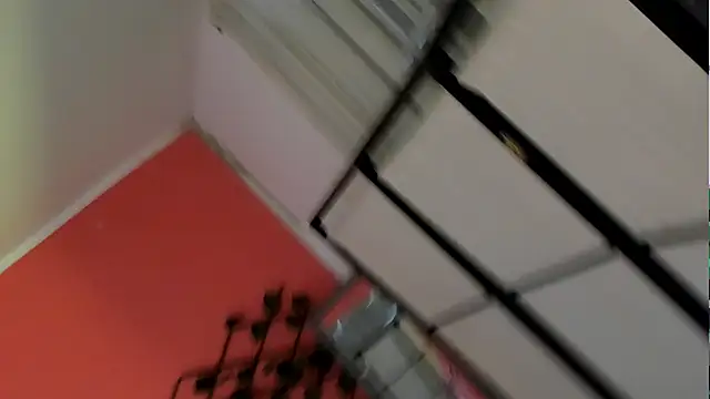 alaia greyy online show from 14, 4, 2026