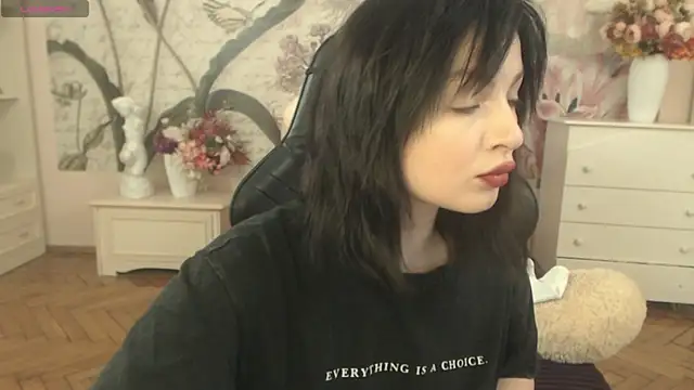 Snapshot of BritneyBarker chatting on 21, 4, 2026 BritneyBarker online show from 21, 4, 2026