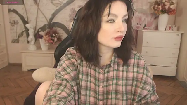 Snapshot of BritneyBarker chatting on 29, 4, 2026 BritneyBarker online show from 29, 4, 2026