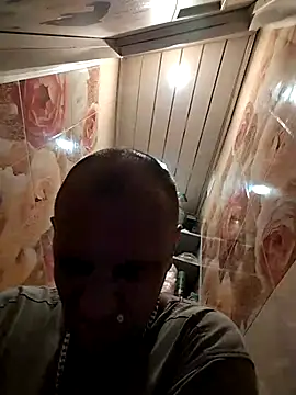 Snapshot of MaxDevilWhite chatting on 30, 9, 2025 MaxDevilWhite online show from 30, 9, 2025