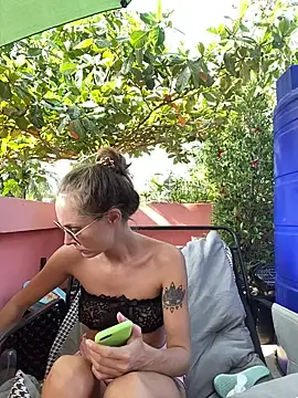 White Lu online show from 24, 2, 2026