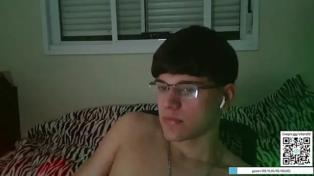Snapshot of vitorsafado19 chatting on 19, 10, 2025 vitorsafado19 online show from 19, 10, 2025