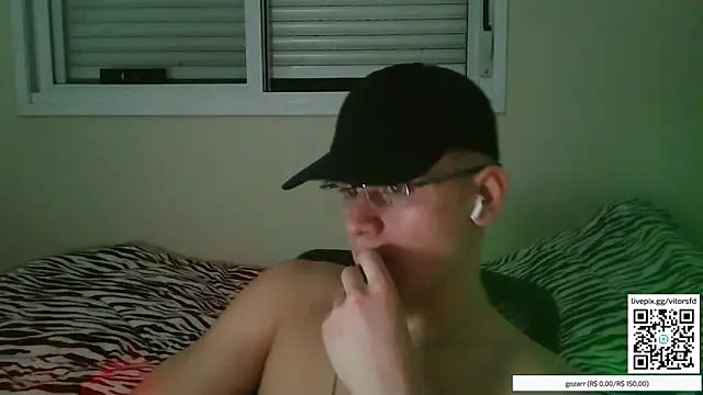 Snapshot of vitorsafado19 chatting on 27, 10, 2025 vitorsafado19 online show from 27, 10, 2025