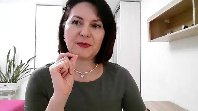 Victoria Glam online show from 31, 10, 2025