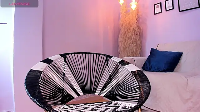 alana rossetti online show from 18, 9, 2025