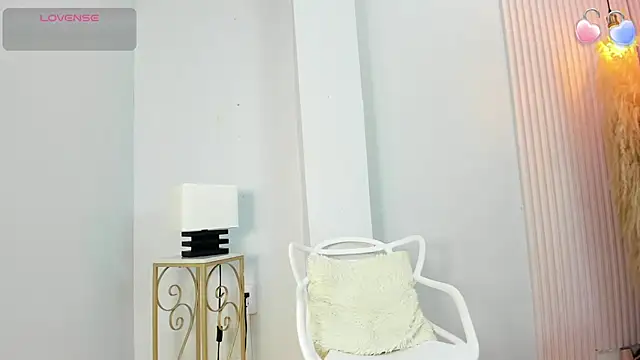 Snapshot of alana_rossetti chatting on 13, 5, 2026 alana rossetti online show from 13, 5, 2026