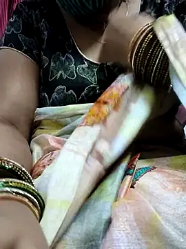 Snapshot of laxmitelugu78 chatting on 11, 3, 2025 laxmitelugu78 online show from 11, 3, 2025