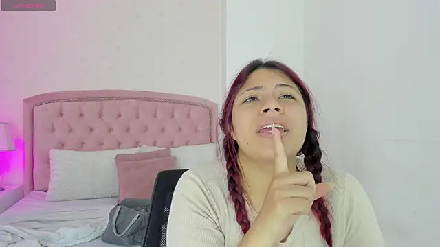 Kendall  Fox online show from 26, 10, 2025