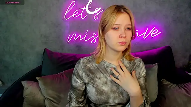 Snapshot of Amy_Kimberlly chatting on 10, 2, 2025 Amy Kimberlly online show from 10, 2, 2025