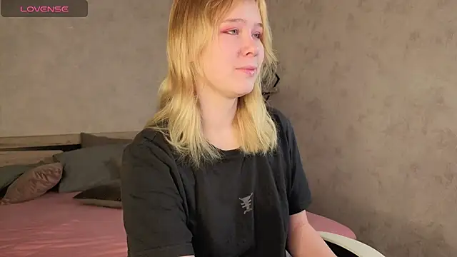 Snapshot of Amy_Kimberlly chatting on 10, 11, 2025 Amy Kimberlly online show from 10, 11, 2025