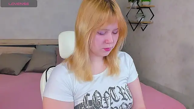 Snapshot of Amy_Kimberlly chatting on 29, 11, 2025 Amy Kimberlly online show from 29, 11, 2025