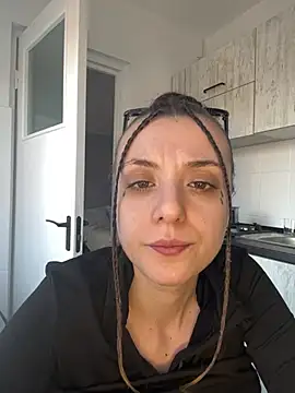 bunnythetailor online show from 30, 1, 2025