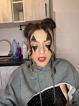 bunnythetailor online show from 1, 2, 2025