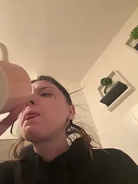 bunnythetailor online show from 16, 2, 2025