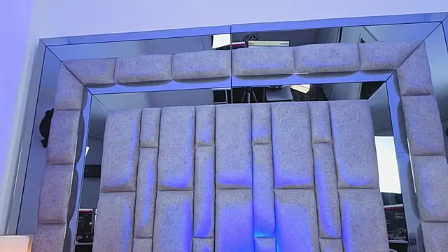 Bonet iris online show from 1, 4, 2026