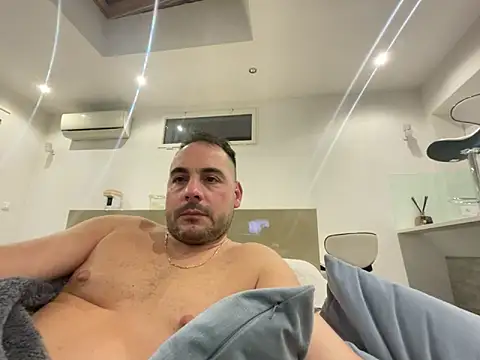 Snapshot of justeqqun chatting on 16, 11, 2025 justeqqun online show from 16, 11, 2025