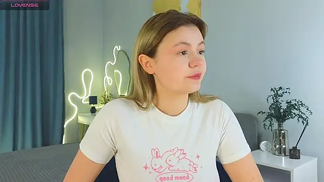 Snapshot of DownyClouds chatting on 11, 2, 2025 DownyClouds online show from 11, 2, 2025