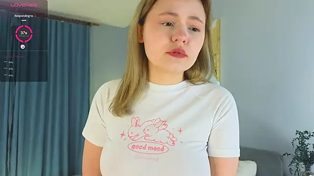 Snapshot of DownyClouds chatting on 11, 2, 2025 DownyClouds online show from 11, 2, 2025