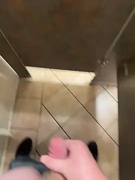 Snapshot of Seanoofss12 chatting on 8, 4, 2026 Seanoofss12 online show from 8, 4, 2026