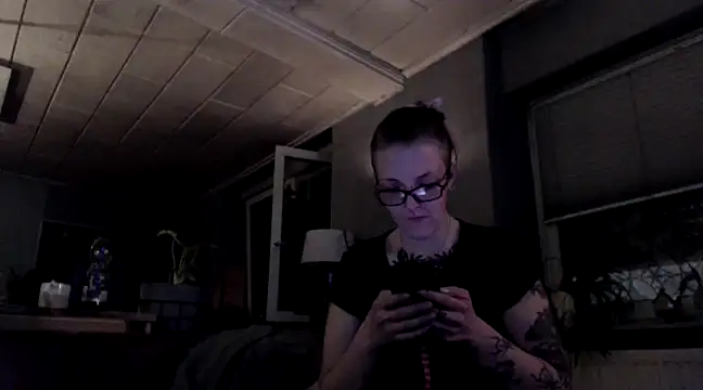 Astrid-Gilbert online show from 5, 3, 2025