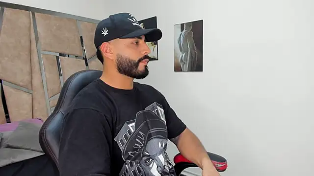 LeandroRusso online show from 26, 2, 2025