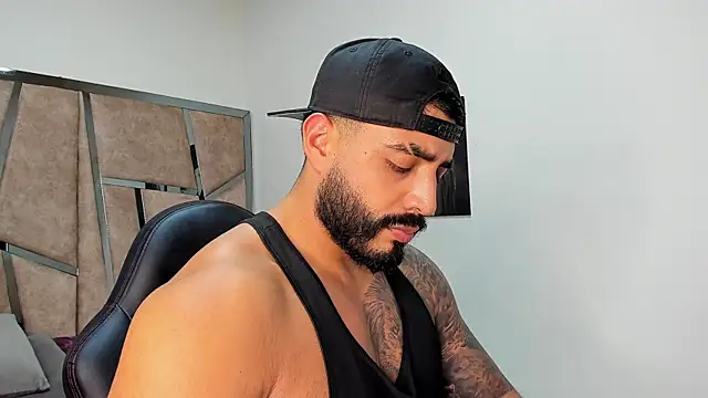 LeandroRusso online show from 2, 3, 2025