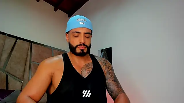 LeandroRusso online show from 7, 3, 2025