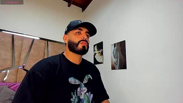 LeandroRusso online show from 8, 3, 2025