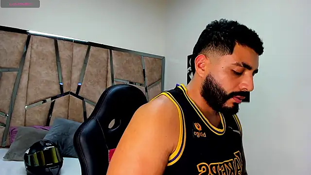 LeandroRusso online show from 12, 3, 2025