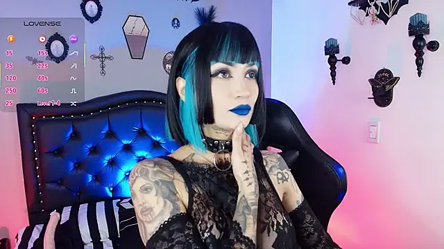 IsisRaichuu  online show from 13, 1, 2026