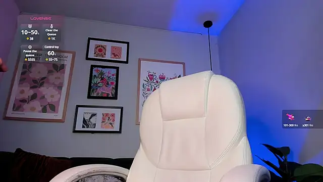 Snapshot of nina__dixon chatting on 2, 3, 2025 nina dixon online show from 2, 3, 2025