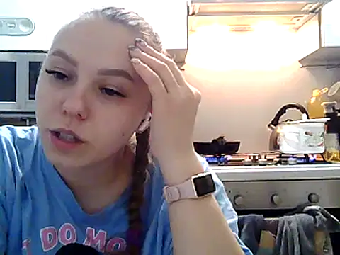 Snapshot of Misssweet_s chatting on 27, 1, 2025 Misssweet s online show from 27, 1, 2025