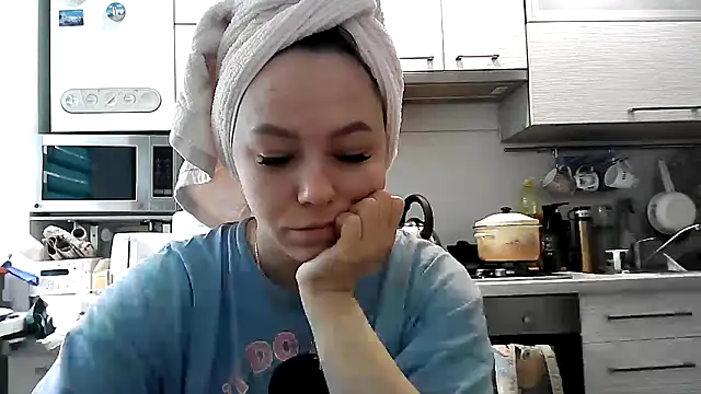 Snapshot of Misssweet_s chatting on 8, 2, 2025 Misssweet s online show from 8, 2, 2025