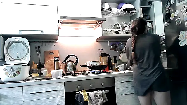 Snapshot of Misssweet_s chatting on 5, 3, 2025 Misssweet s online show from 5, 3, 2025