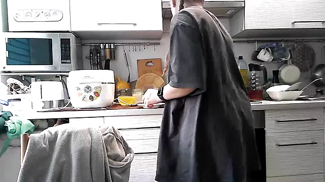 Snapshot of Misssweet_s chatting on 6, 3, 2025 Misssweet s online show from 6, 3, 2025