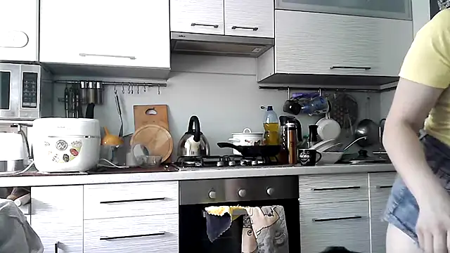 Snapshot of Misssweet_s chatting on 7, 3, 2025 Misssweet s online show from 7, 3, 2025