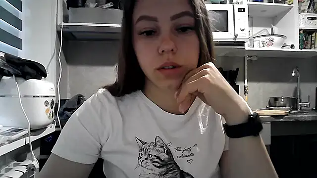 Snapshot of Misssweet_s chatting on 12, 9, 2025 Misssweet s online show from 12, 9, 2025