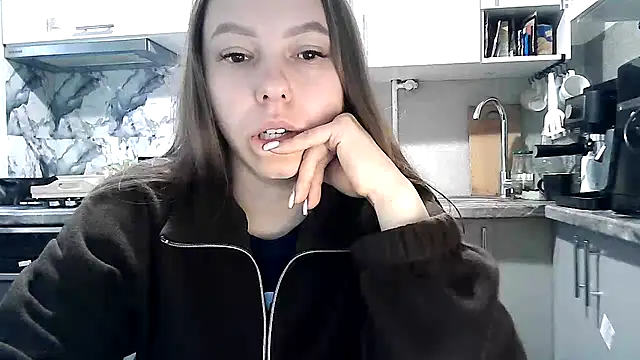 Snapshot of Misssweet_s chatting on 17, 10, 2025 Misssweet s online show from 17, 10, 2025