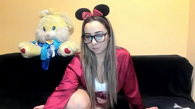 Snapshot of LadyLyanna chatting on 2, 11, 2025 LadyLyanna online show from 2, 11, 2025