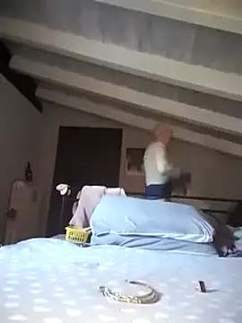 divinaerotica online show from 2, 3, 2025