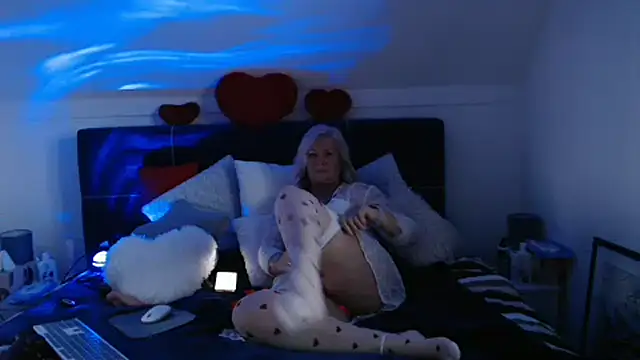 Juliana60 online show from 10, 3, 2025