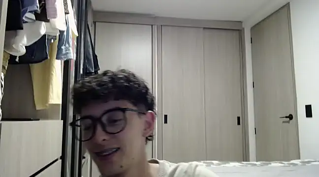 Snapshot of miketwink chatting on 15, 3, 2025 miketwink online show from 15, 3, 2025